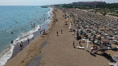 Antalya’da denize giren Rus kadın hayatını kaybetti