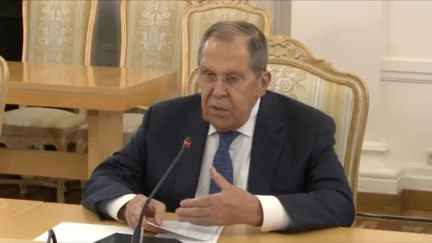 Lavrov: ABD, Avrupa’nın Ukrayna’daki askeri varlığına karşı