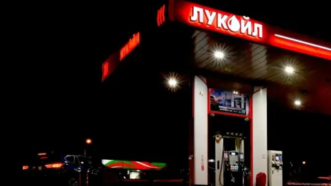 LUKOIL’dan Voronej Bölgesi’nde yakıt satışına geçici sınır