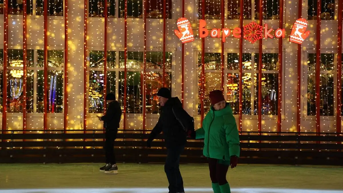 Moskova_VDNH_buz_pisti-30112025-16