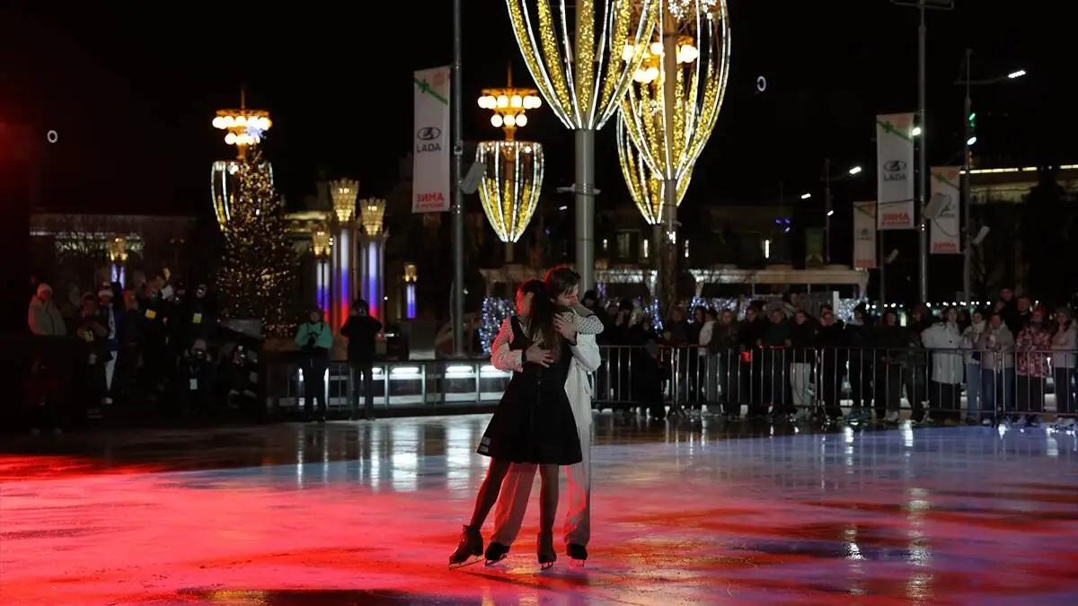 Moskova_VDNH_buz_pisti-30112025-6