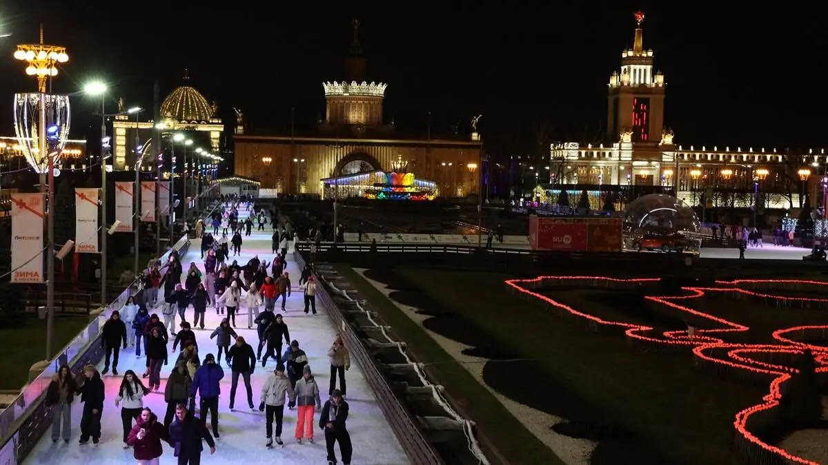 Moskova_VDNH_buz_pisti-30112025-7