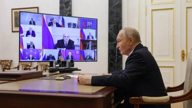 Putin: ABD’nin Ukrayna planı üzerinde çalışmaya hazırız