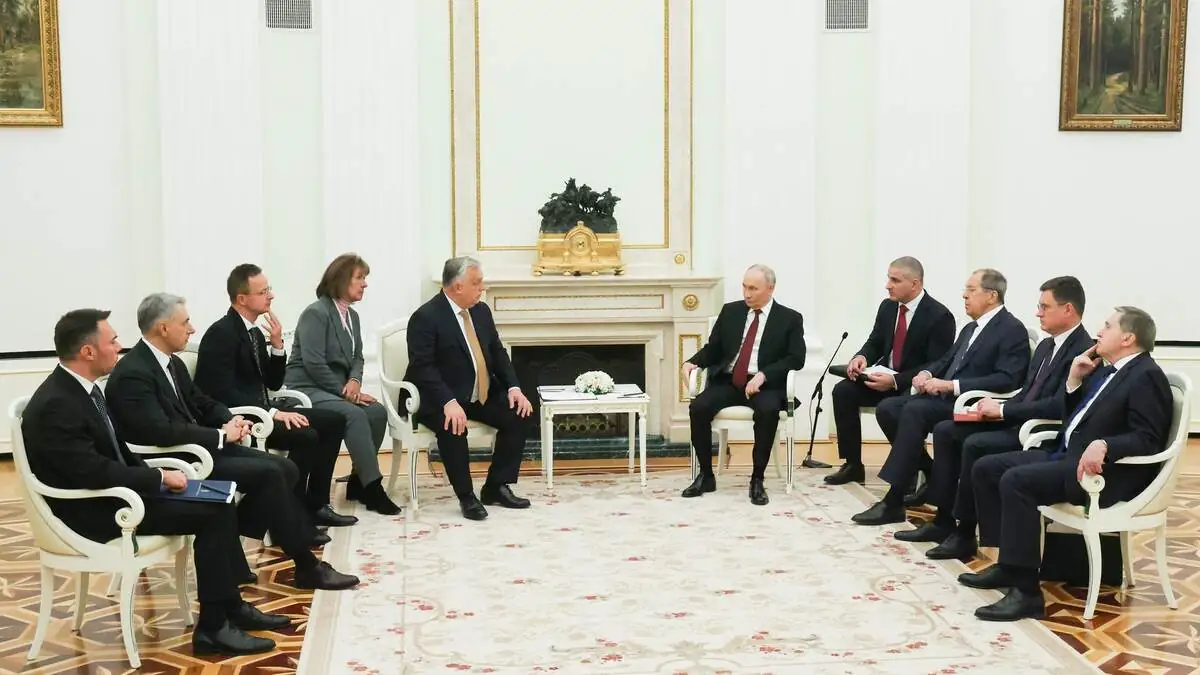 Macaristan Dışişleri Bakanından, Orban-Putin görüşmesini eleştirmesine tepki