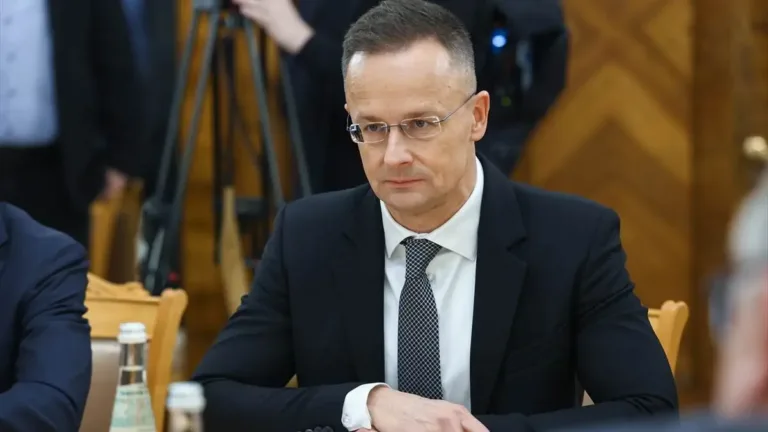 Macaristan’dan Londra ve Paris’e sert uyarı: Avrupa’yı savaşa sürükleyebilirler