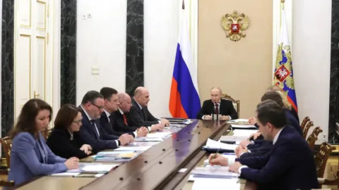 Putin: Enflasyonla mücadele önlemleri sonuç veriyor