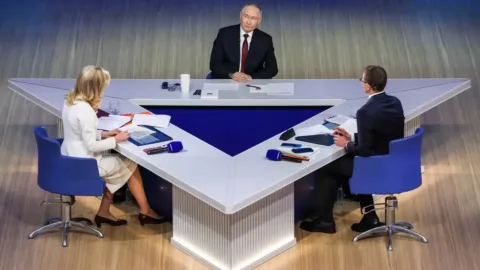 Enerji dengelerini sarsacak sözler: Putin Avrupa’ya gazı kesmeyi gündeme getirdi