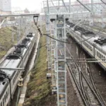 İstasyonda korku dolu anlar: Ural’da banliyö treni raydan çıktı