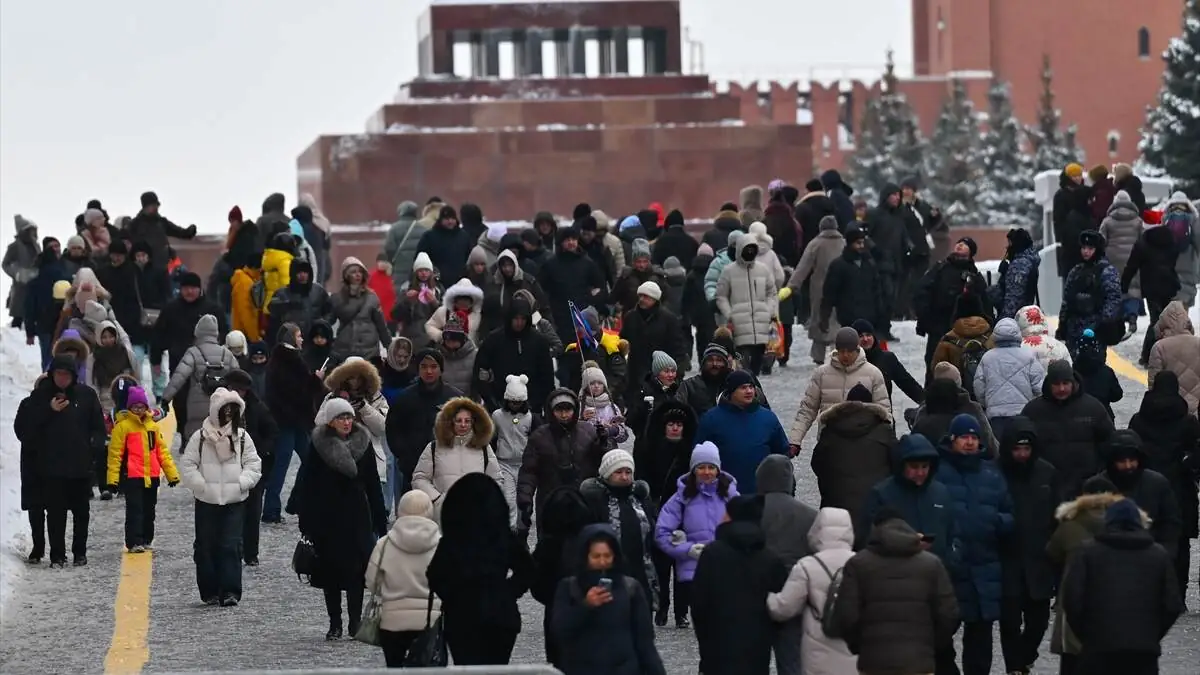 Kizil_Meydan_kis_kar_Rus_halki-05012026-11