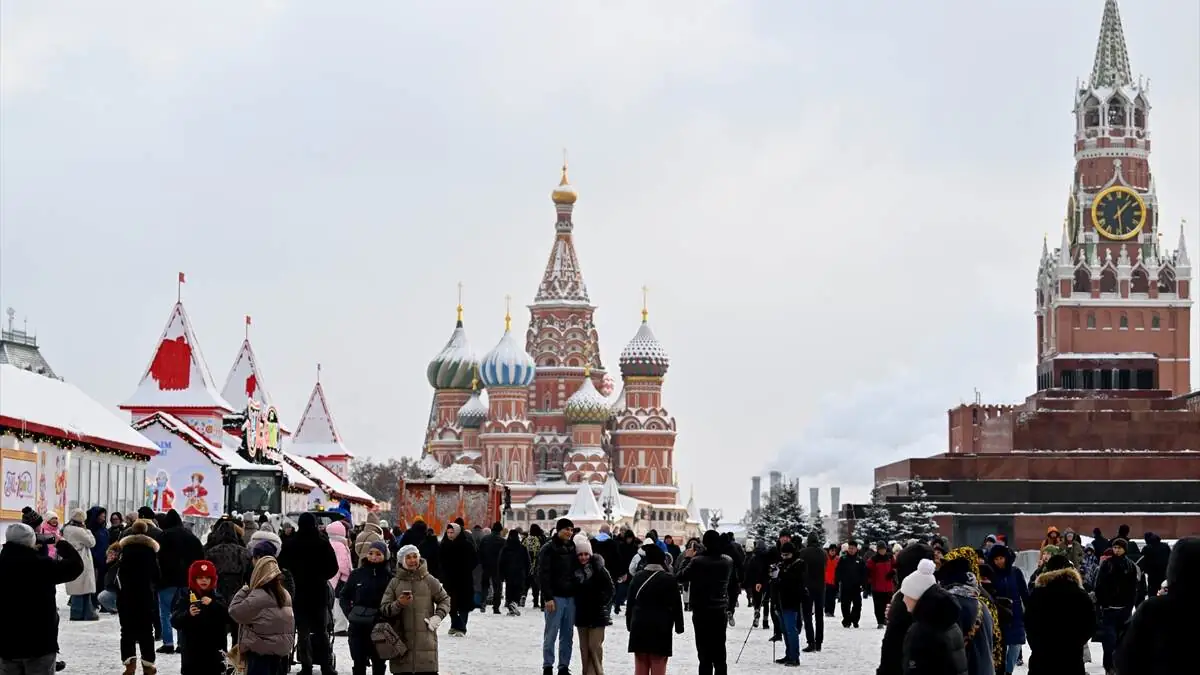 Kizil_Meydan_kis_kar_Rus_halki-05012026-16