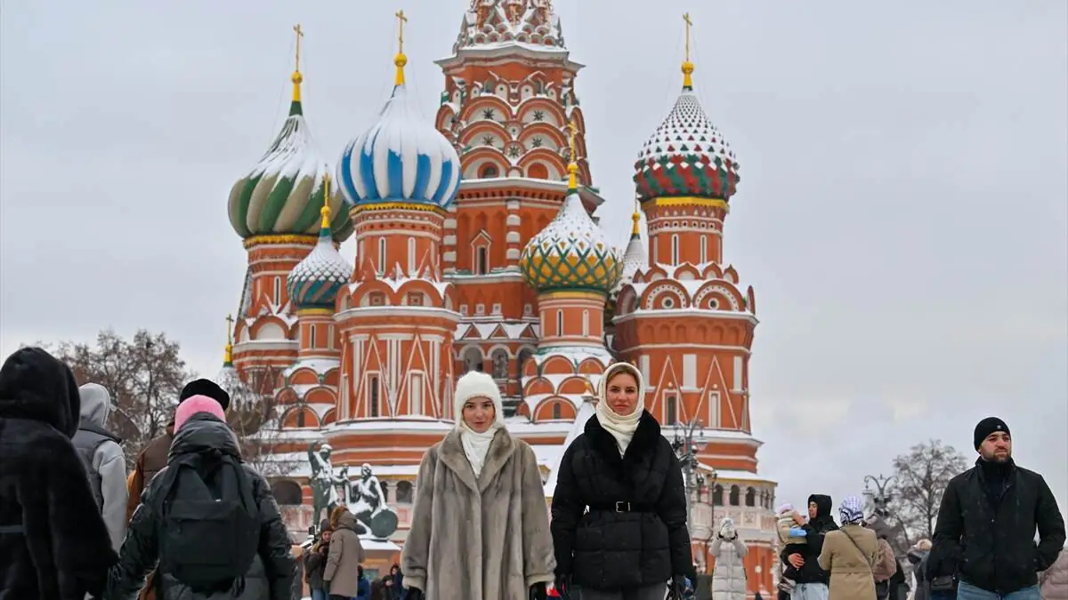 Kizil_Meydan_kis_kar_Rus_halki-05012026-4