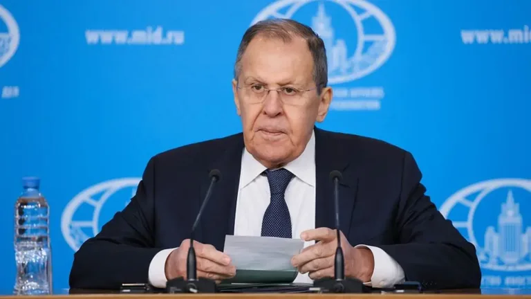 Lavrov: Güçlü olanın haklı sayıldığı bir döneme girildi