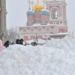 Yoğun yağan kar Moskova’yı etkisi altına aldı