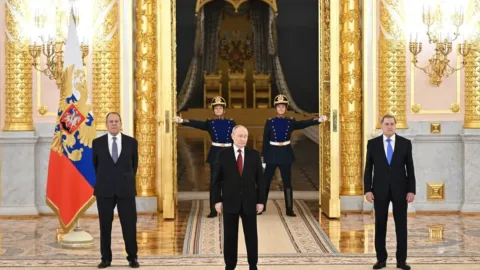 Son anket: Ruslar Putin’e ne kadar güveniyor?