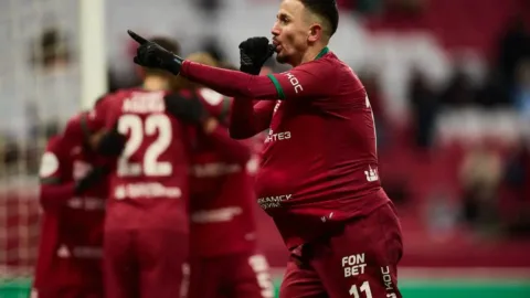 “Rubin” çıkışa geçti, “Krasnodar” zirvede yara aldı