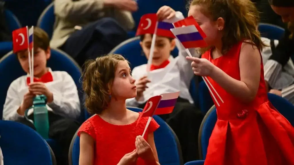 Moskova’da 23 Nisan Ulusal Egemenlik ve Çocuk Bayramı haftasında “Uluslararası Çocuk Şenliği” yapıldı
