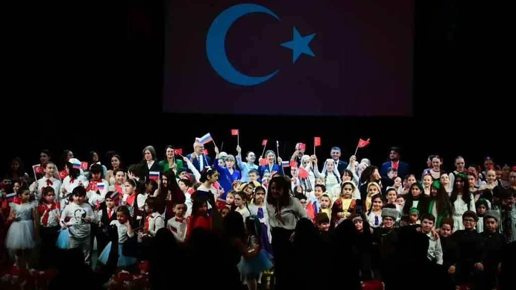 Moskova’da 23 Nisan Ulusal Egemenlik ve Çocuk Bayramı haftasında “Uluslararası Çocuk Şenliği” yapıldı