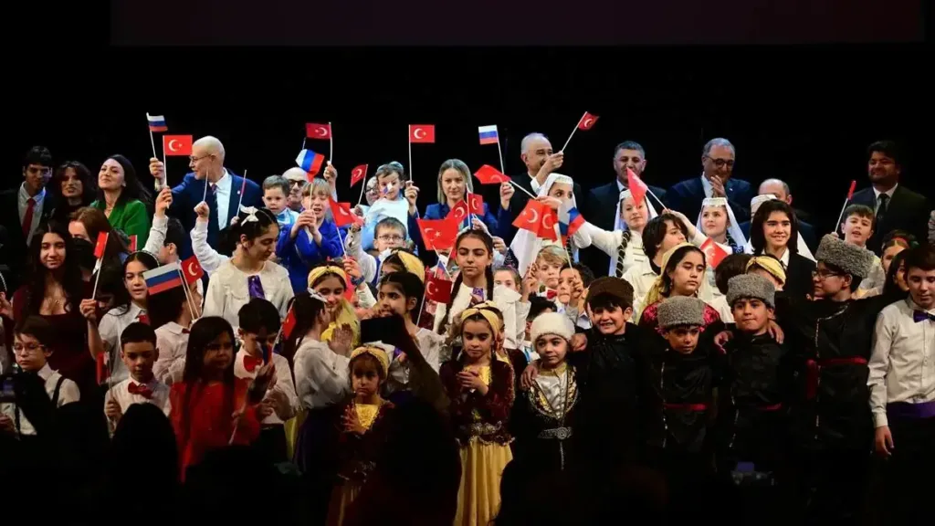 Moskova’da 23 Nisan Ulusal Egemenlik ve Çocuk Bayramı haftasında “Uluslararası Çocuk Şenliği” yapıldı