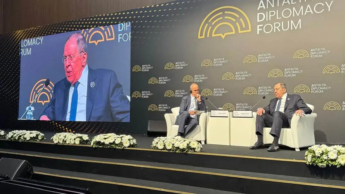 Lavrov’dan Antalya'da Zelenskiy’nin 2014’teki Donbas sözlerine atıf