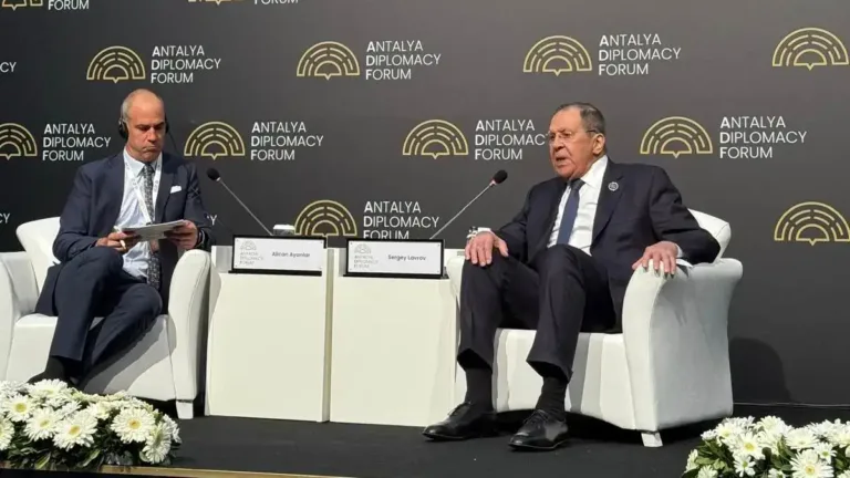 Lavrov’dan Antalya’da Zelenskiy’nin 2014’teki Donbas sözlerine atıf