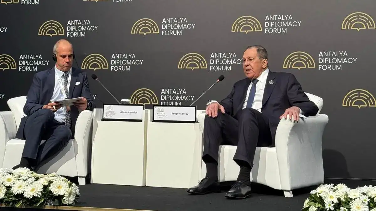 Lavrov’dan Antalya’da Zelenskiy’nin 2014’teki Donbas sözlerine atıf