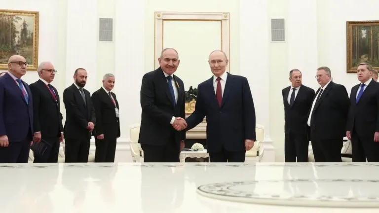 Paşinyan’dan Putin’e Ermenistan-Azerbaycan barış süreci için teşekkür