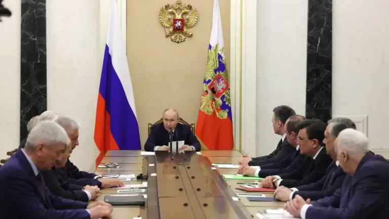 Putin, Rusya Güvenlik Konseyi ile iç güvenlik ve istikrar konularını görüştü