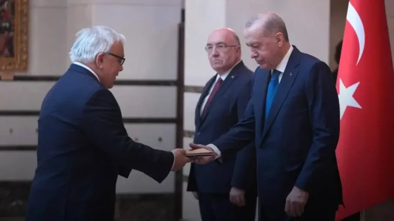 Sergey Vershinin, Erdoğan’a güven mektubunu sundu