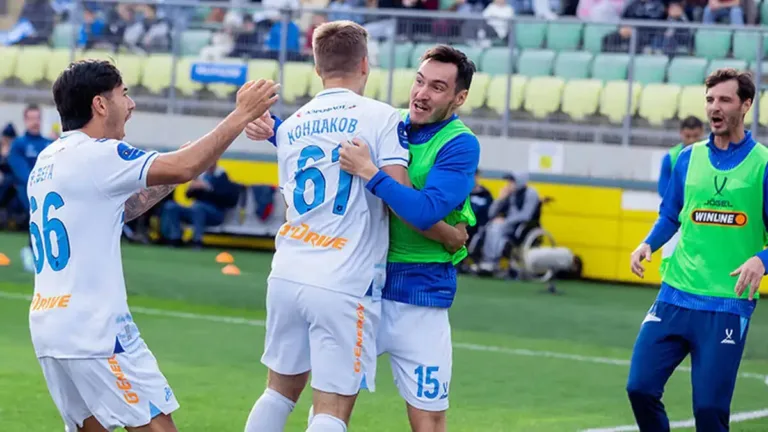 Zenit’ten şampiyonluk yarışında kritik 3 puan