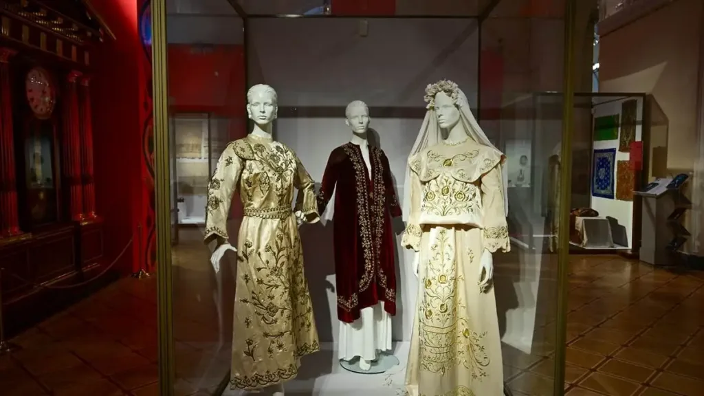 “Gelin Hazineleri” Rusya’da Ermitaj Müzesi’nde sergilenmeye başladı