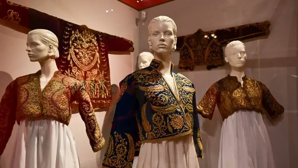 “Gelin Hazineleri” Rusya’da Ermitaj Müzesi’nde sergilenmeye başladı