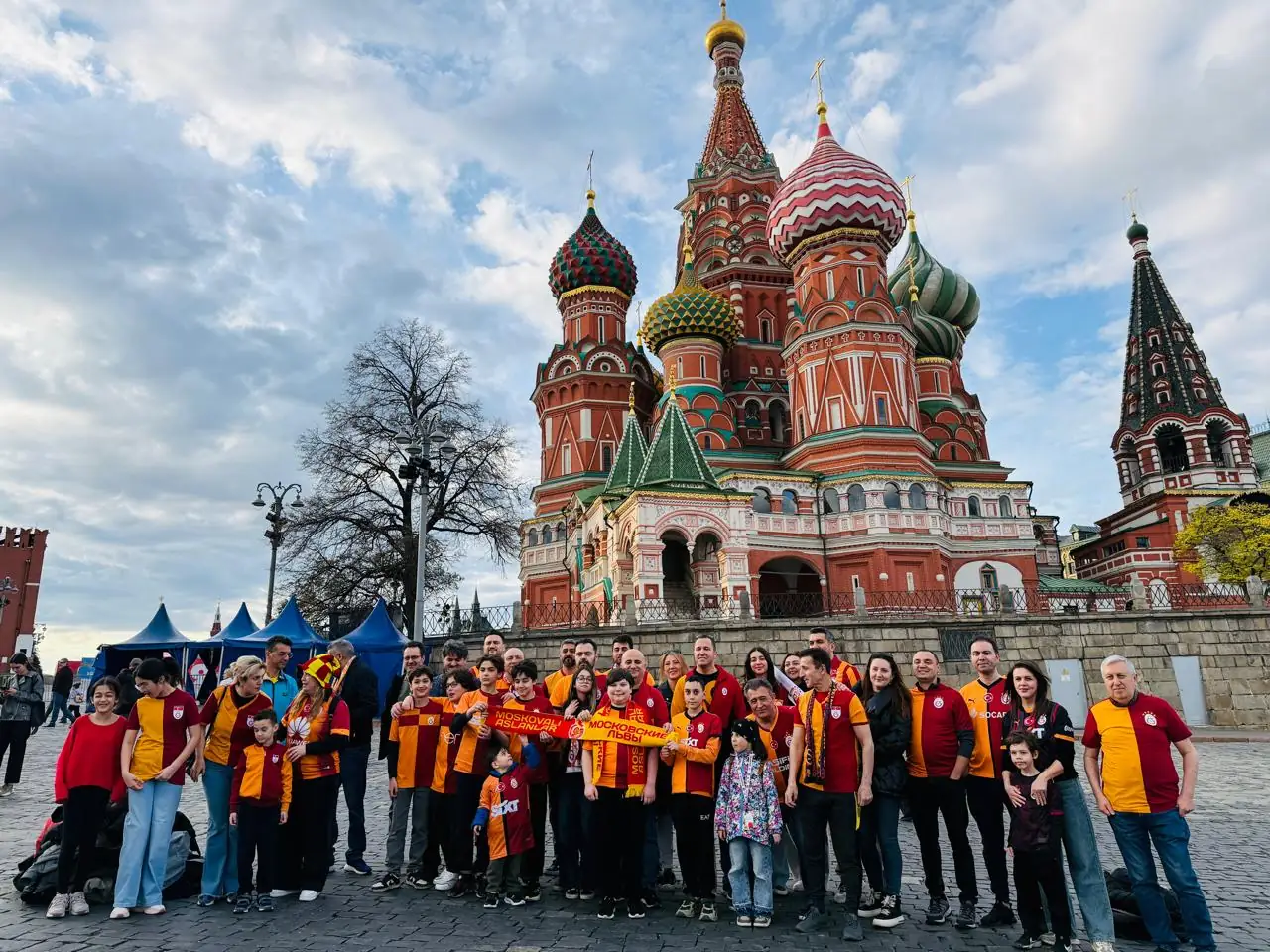 Galatasaraylılar şampiyonluğu Kızıl Meydan’da kutladı