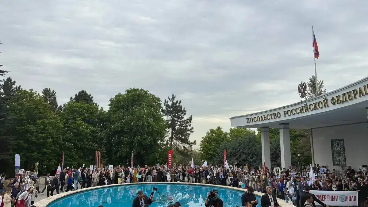 Rusya’nın Ankara Büyükelçiliği’nde “Ölümsüz Alay” yürüyüşü düzenlendi