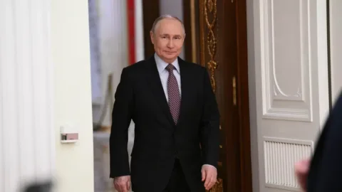 Putin, Rusya’nın sanayi egemenliğinin güçlendirilmesi çağrısı yaptı