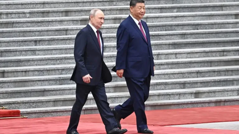 Putin ve Şi Cinping Pekin’de görüşmelere başladı