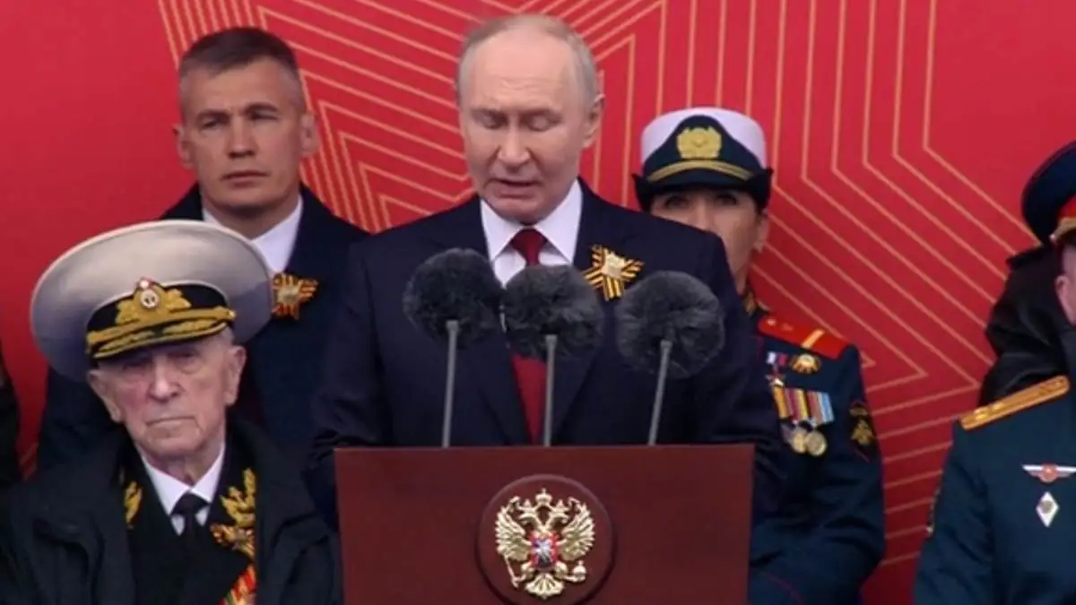 Putin Kızıl Meydan’daki Zafer Günü töreninde konuştu