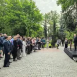 Moskova’da Nâzım Hikmet’e vefa: Büyük şair ölümünün 63. yılında mezarı başında anıldı