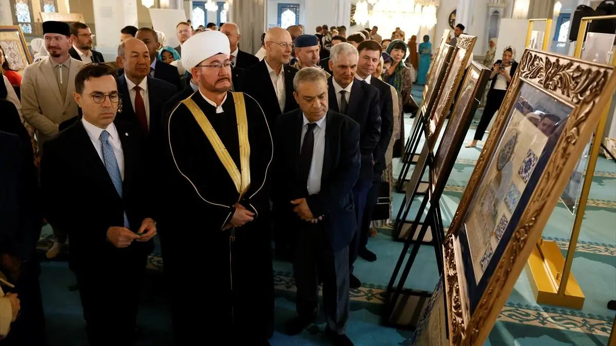 Rusya’da Osmanlı camilerini tezhip ve minyatürle anlatan sergi açıldı