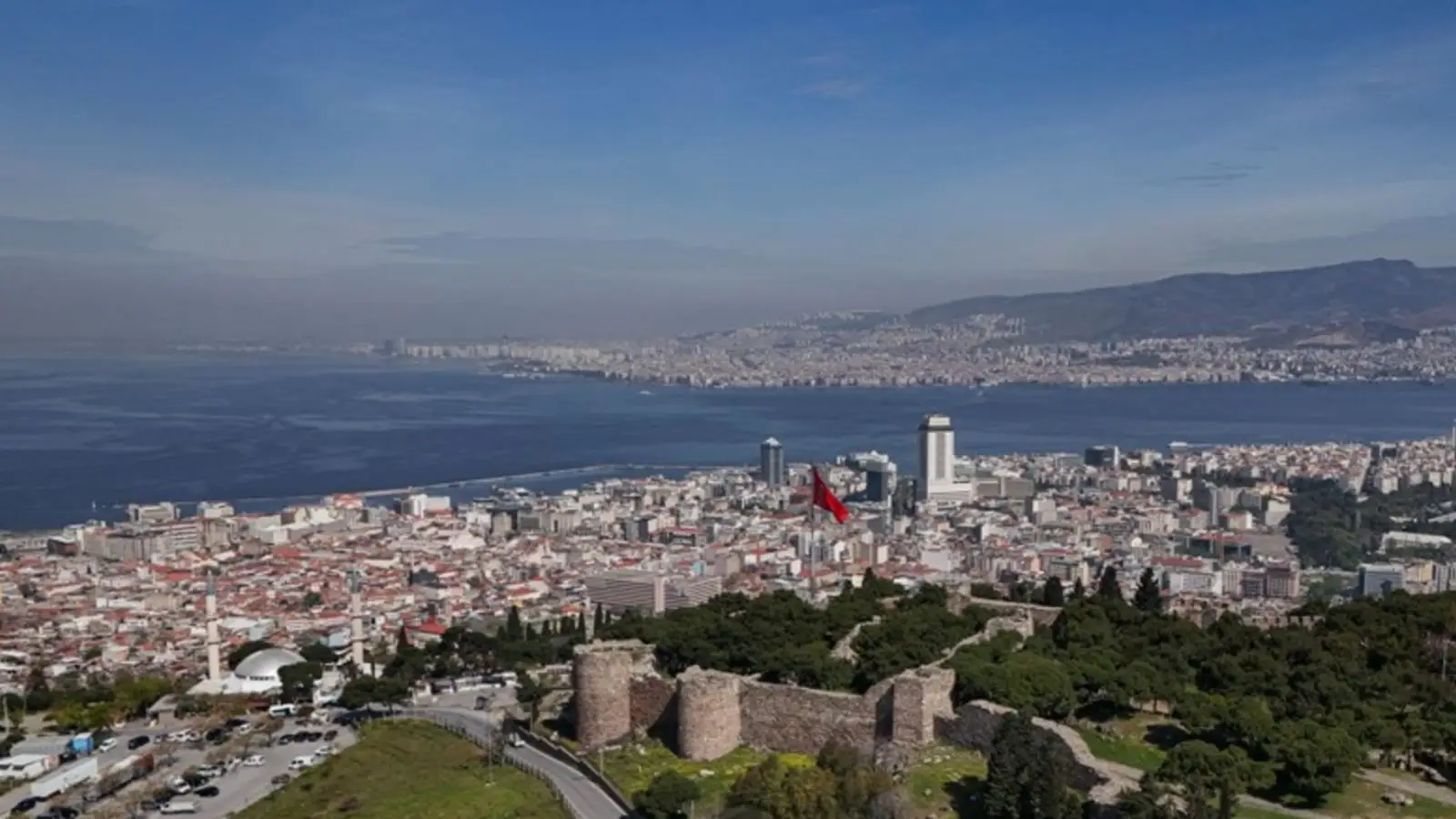 Rus gezgin İzmir’deki gecekondular için “Milyon dolarlık manzaralar” dedi