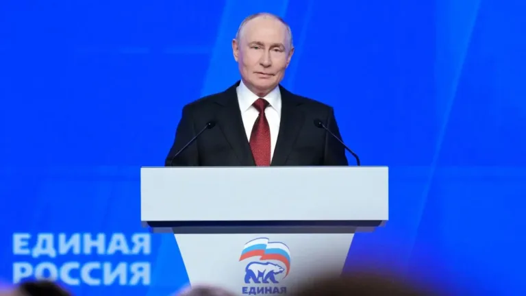 Putin, Kiev’in cephedeki ağır durum nedeniyle “barbarca” saldırılar düzenlediğini belirtti