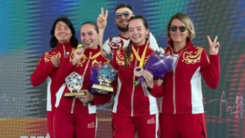 Rusya, beş yıllık aranın ardından ilk büyük turnuvasında madalya sevincini İstanbul’da yaşadı