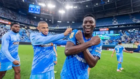 Zenit’ten Lokomotiv’e geri dönüş, Dinamo son dakikada kazandı