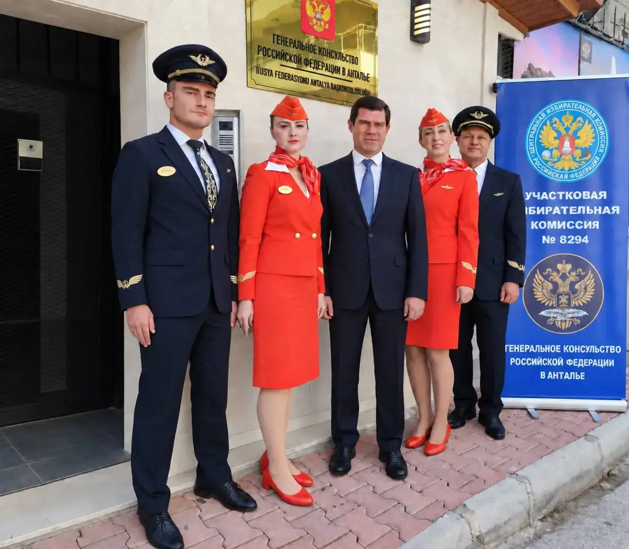 # Antalya’da seçim sandığına uçuş molası: Aeroflot ekibi oy kullandı
