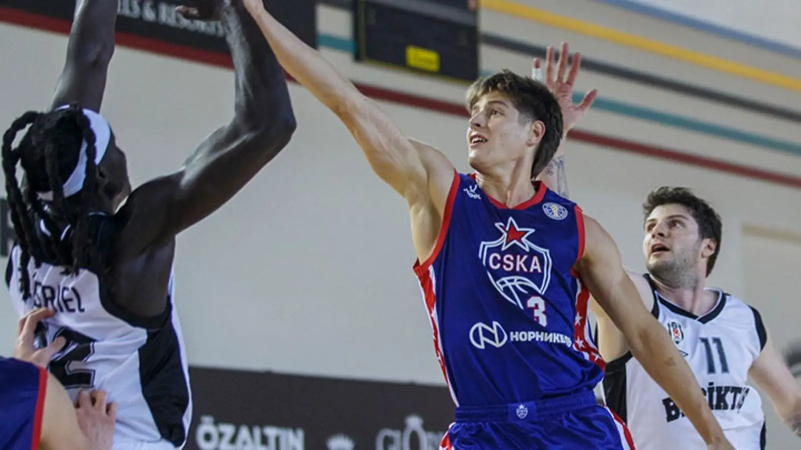 Beşiktaş-CSKA maçına kavga damga vurdu