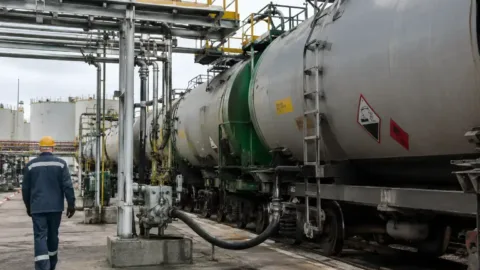 Rusya, yıl sonuna kadar sülfürik asit ihracatını yasakladı