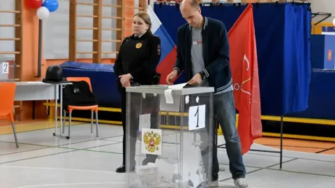 Duma seçimlerinde ikinci gün katılım yüzde 40’ı geçti