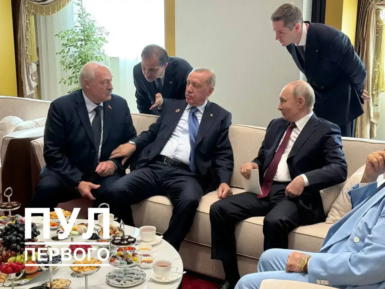 Putin, Erdoğan ve Lukaşenko'nun ŞİÖ zirvesindeki görüşmesi görüntülendi