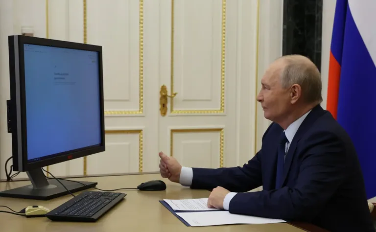 Putin Gosduma seçimlerinde oyunu Kremlin’den kullandı
