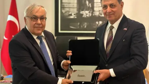 Rusya’nın Türkiye Büyükelçisi Vershinin İzmir’de temaslarda bulundu