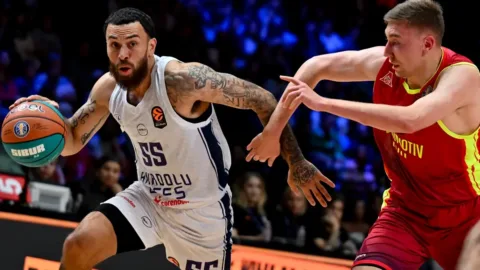 Anadolu Efes, Moskova’da Süper Kupa şampiyonu oldu